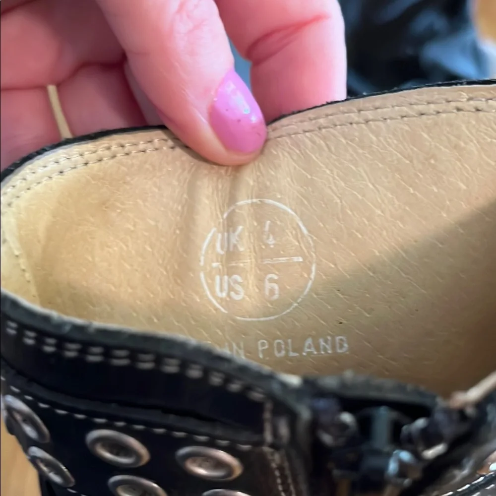 Very rare, discontinued John Fluevog Tank Girl Black Boots with Buckle Straps - Picture 7 of 10